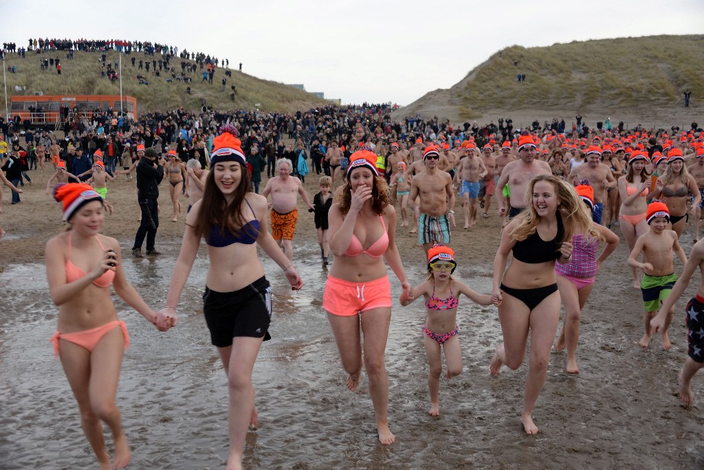 ../Images/Nieuwjaarsduik Nederzandt 2016 040.jpg